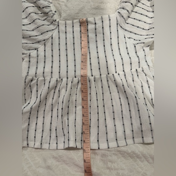 Madewell Puff-Sleeve Empire Top peplum cropped black white - Picture 6 of 8